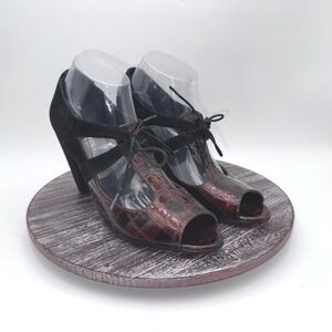 Vaneli High Heels Womens 10 M Peep Toe Lace up Cutout Embossed Leather Shoes